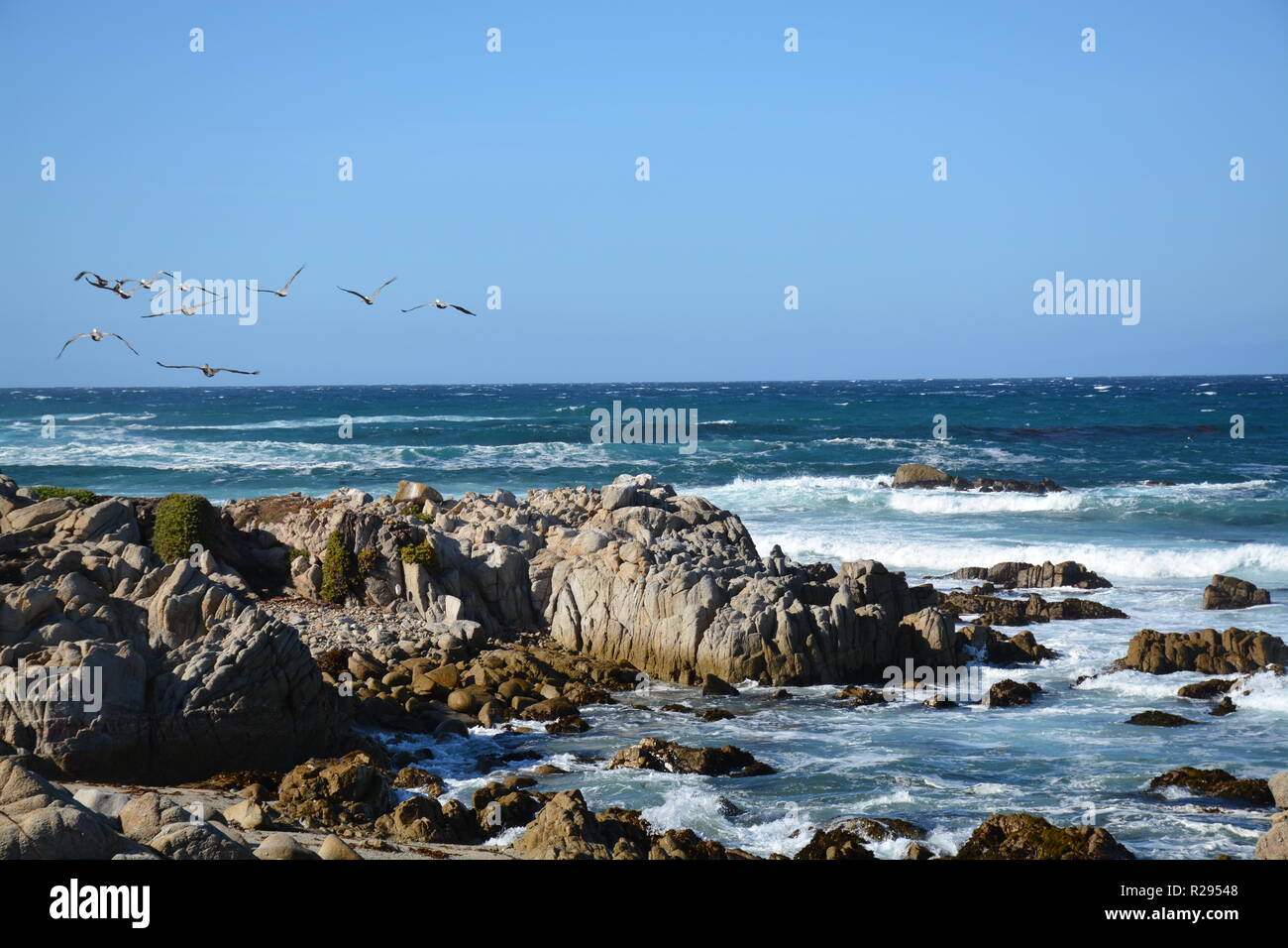 Monterey, Californie. Les vagues de l'après-midi. La Pacific Coast Highway. Banque D'Images