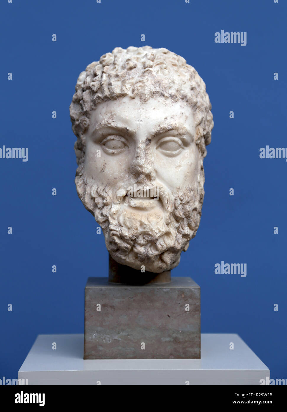 Tête d'Héraclès. Rome, 2ème ANNONCE de siècle, marbre. Roman mythologique héros. NY Carlsberg Glyptotek, Copenhague, Danemark. Banque D'Images Tête d'Héraclès. Rome, 2ème ANNONCE de siècle, marbre. Roman mythologique héros. NY Carlsberg Glyptotek, Copenhague, Danemark. Banque D'Images