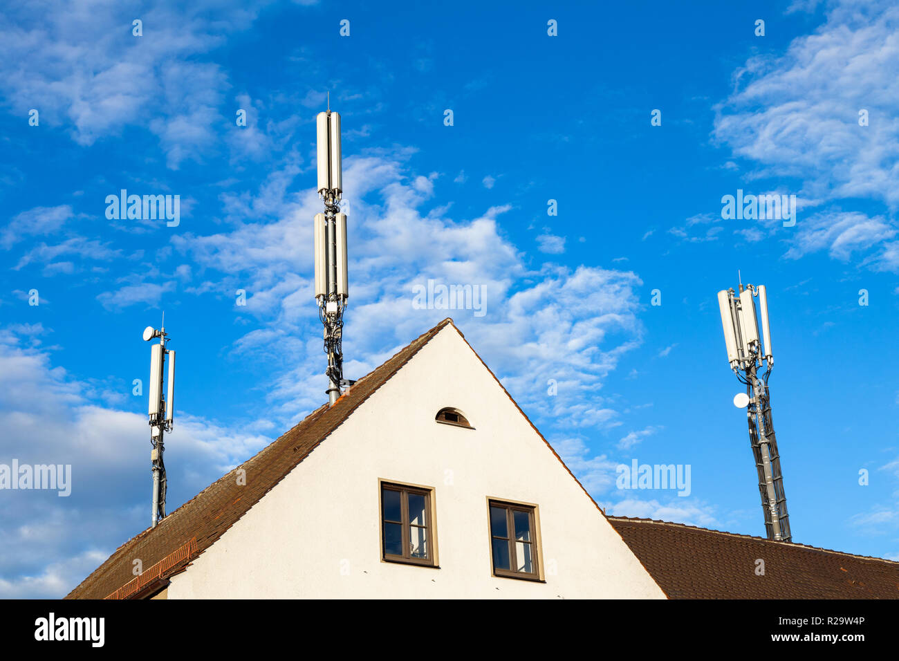 Tour de cellule sur un toit en Allemagne Banque D'Images