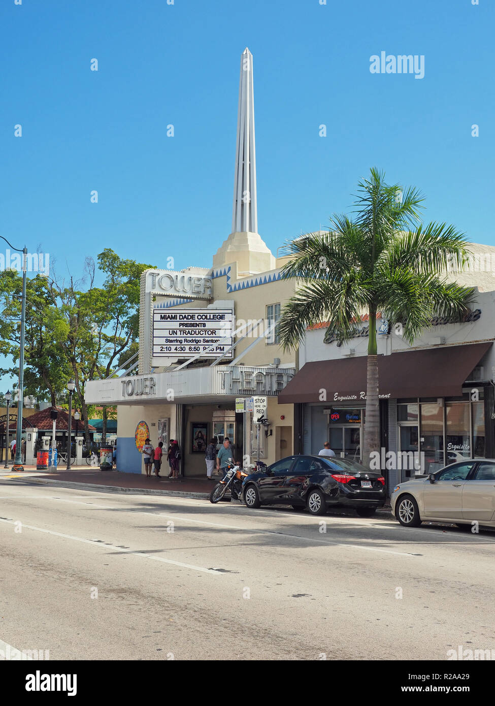 Miami, Floride 11-21-2018 La tour Théâtre sur Calle Ocho - Huitième Street - à Miami's Little Havana. Banque D'Images