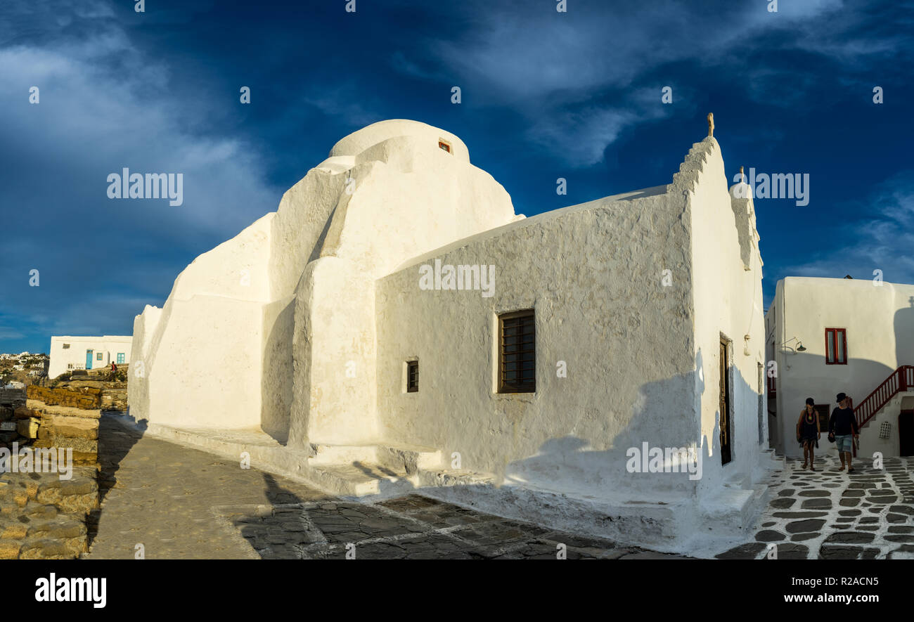 L'ancienne église chrétienne de Paraportiani dans l'île de Myconos, Grèce. Banque D'Images