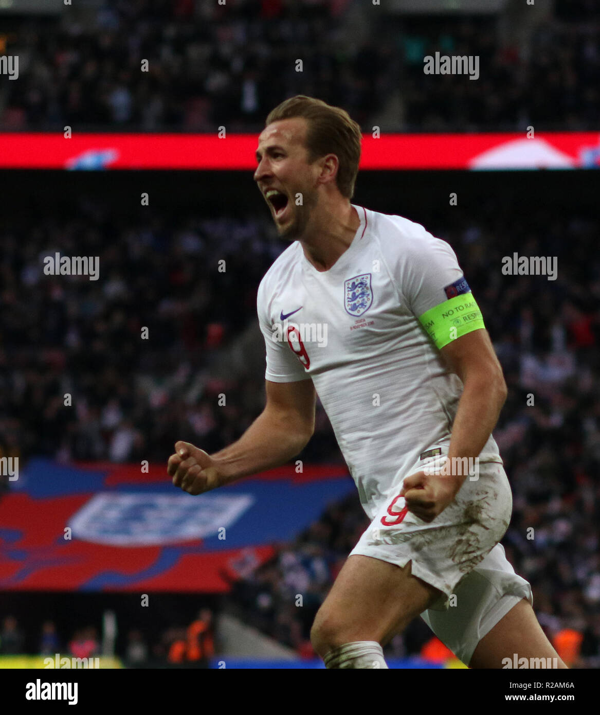 Londres, Royaume-Uni. 18 Nov 2018.Londres, Royaume-Uni. 18 Nov 2018.Harry Kane (E) et Jesse Lingard (E) célèbrent le deuxième but, marqué par l'Angleterre 2-1 Kane à l'Angleterre v l'UEFA de la Ligue des Nations Unies de la Croatie au stade de Wembley, Londres, le 18 novembre 2018. **Cette photo est pour un usage éditorial uniquement** Crédit : Paul Marriott/Alamy Live News Crédit : Paul Marriott/Alamy Live News Banque D'Images