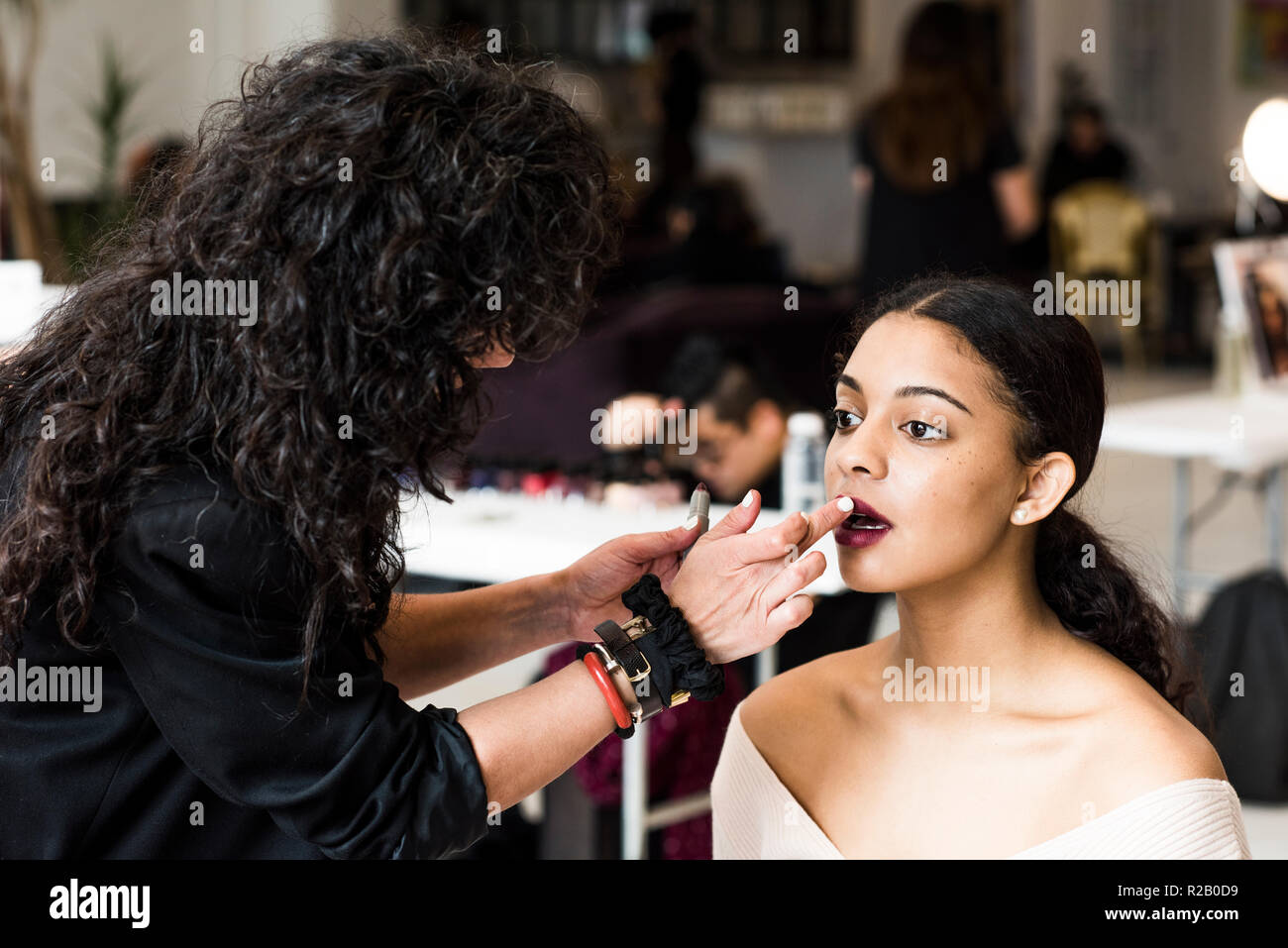 Nyc makeup Banque de photographies et d'images à haute résolution - Alamy