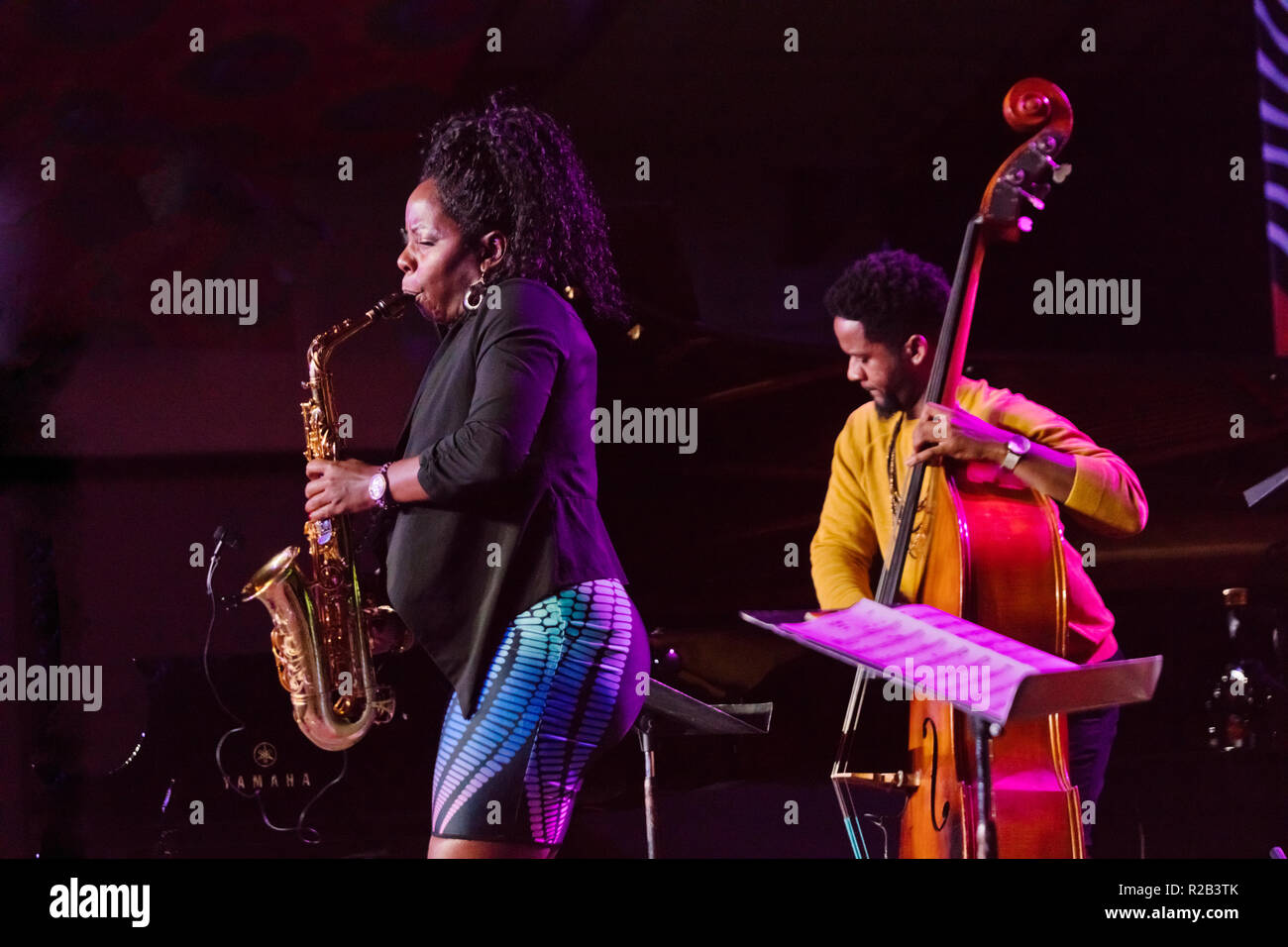 TIA FULLER'S DIAMOND CUT effectuant au 61e Festival de Jazz de Monterey - Monterey, Californie Banque D'Images