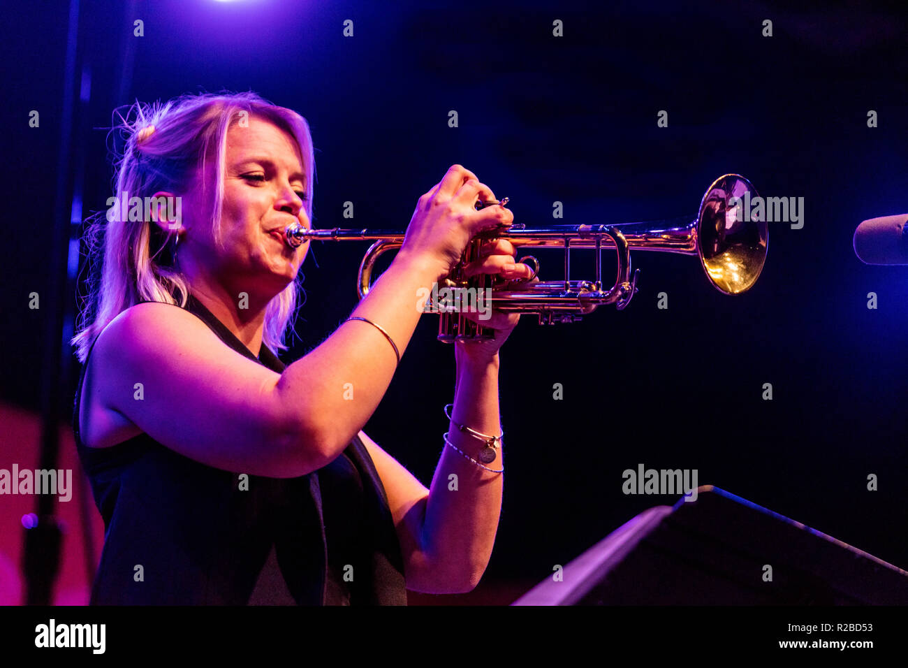 BRIA SKONBERG à la trompette avec JAZZ FESIVAL de Monterey sur la scène  tournée au 61e Festival de Jazz de Monterey - Monterey, Californie Photo  Stock - Alamy