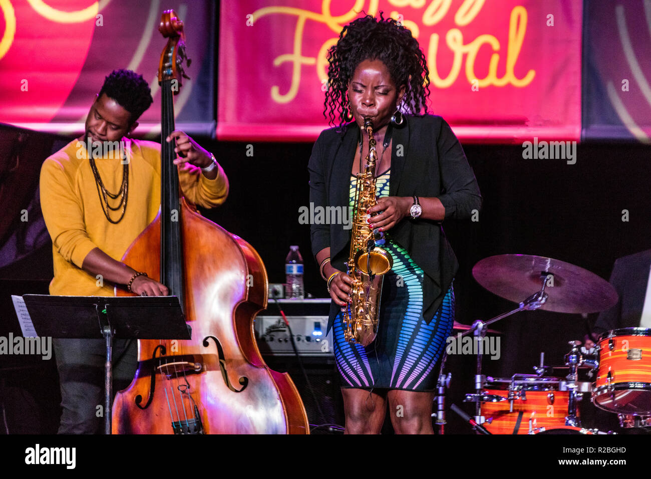 TIA FULLER'S DIAMOND CUT effectuant au 61e Festival de Jazz de Monterey - Monterey, Californie Banque D'Images