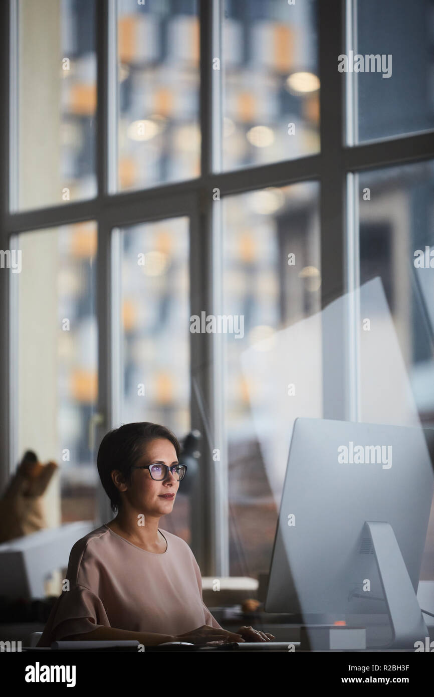 Employé de bureau contemporain Banque D'Images