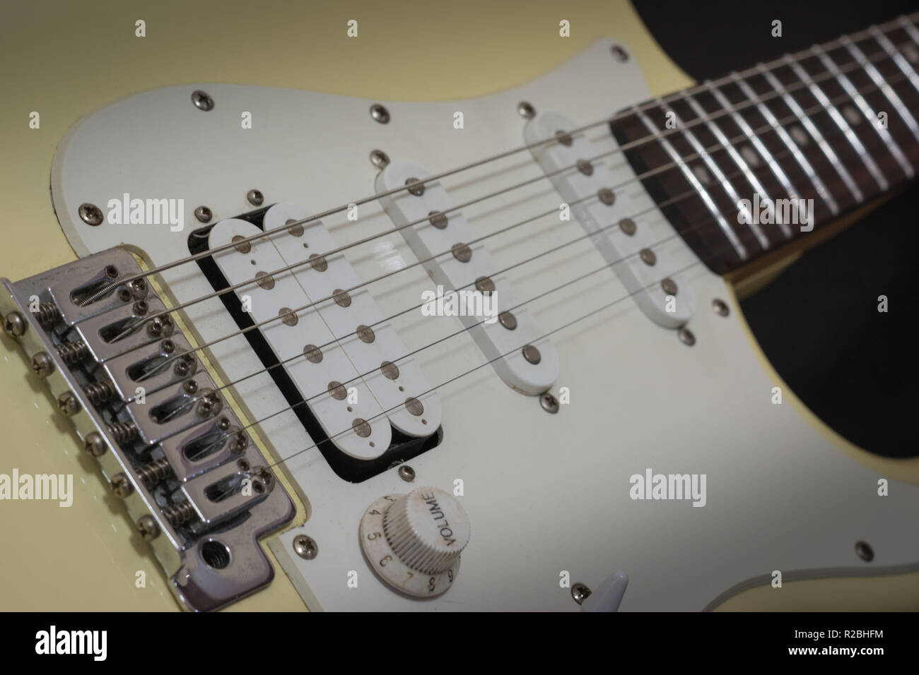 Concept de la musique rock, guitare électrique solo avec pont, de chaînes,  de volume et de tonalité, camionnettes, entrée jack Photo Stock - Alamy