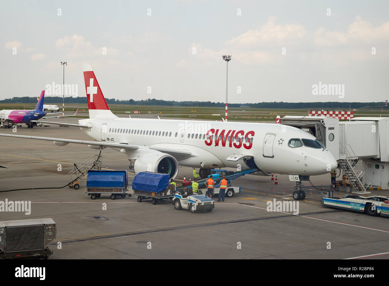 Avion à l'aéroport Banque D'Images