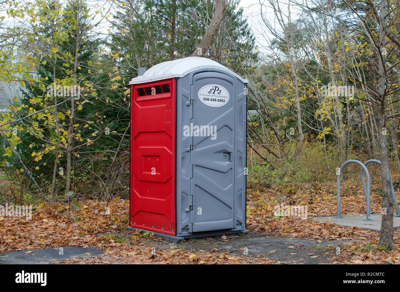 Toilette chimique Banque de photographies et d'images à haute résolution -  Alamy