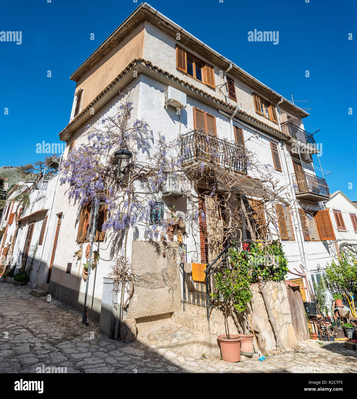 Une maison typiquement sicilienne à Palerme dans l'ouest de la Sicile, Italie Banque D'Images