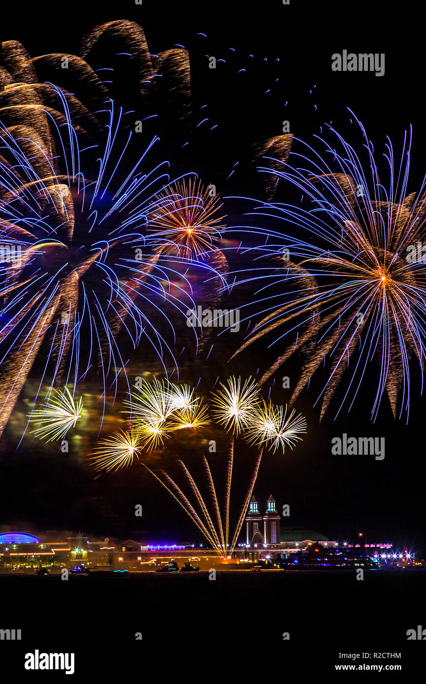 D'artifice au-dessus de Navy Pier à Chicago Banque D'Images