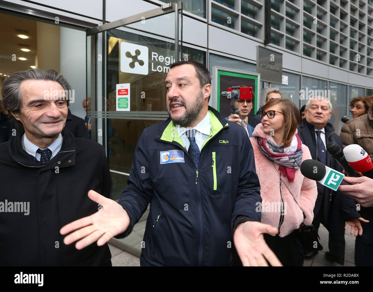 Foto LaPresse - Stefano Porta 19/11/2018 Milano ( mi ) Cronaca sei Non da sola evento contro violenza sulle donne un Palazzo Lombardia Nella foto : Attilio Fontana Matteo Salvini e Silvia Piani Banque D'Images