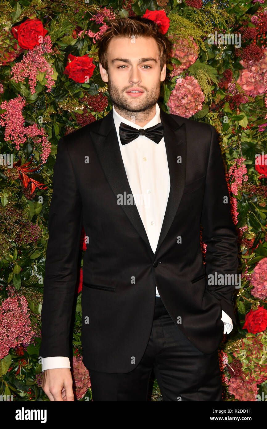 Londres, Royaume-Uni. 18 novembre, 2018. Douglas Booth assiste à la 64e Evening Standard Theatre Awards au Théâtre Royal, le 18 novembre 2018, Londres, Royaume-Uni. Credit Photo : Alamy/Capital Live News Banque D'Images