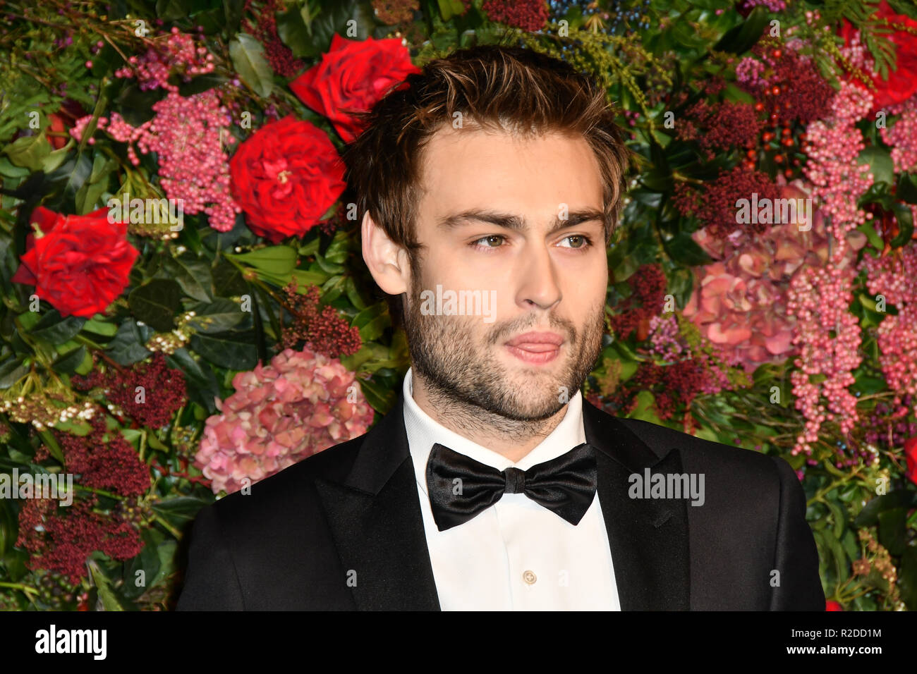 Londres, Royaume-Uni. 18 novembre, 2018. Douglas Booth assiste à la 64e Evening Standard Theatre Awards au Théâtre Royal, le 18 novembre 2018, Londres, Royaume-Uni. Credit Photo : Alamy/Capital Live News Banque D'Images