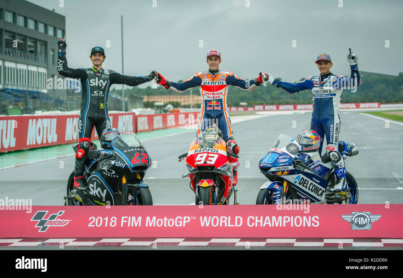 Cheste,Valence. Espagne.18 Novembre 2018. Week-GP Moto GP.Les champions des  trois catégories de moto gp. Marc Marquez moto GP rider du Team Repsol  Honda est le Champion du Monde Moto GP 2018 .avec
