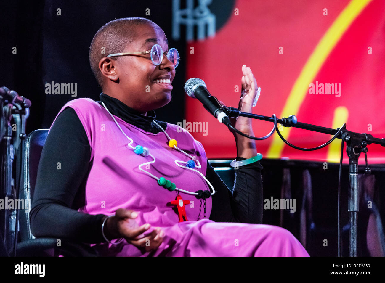 CECILE MCLORIN SALVANT parle lors de la CONFÉRENCE DES FEMMES DANS LE JAZZ au 61e Festival de jazz de Monterey - Monterey, Californie Banque D'Images