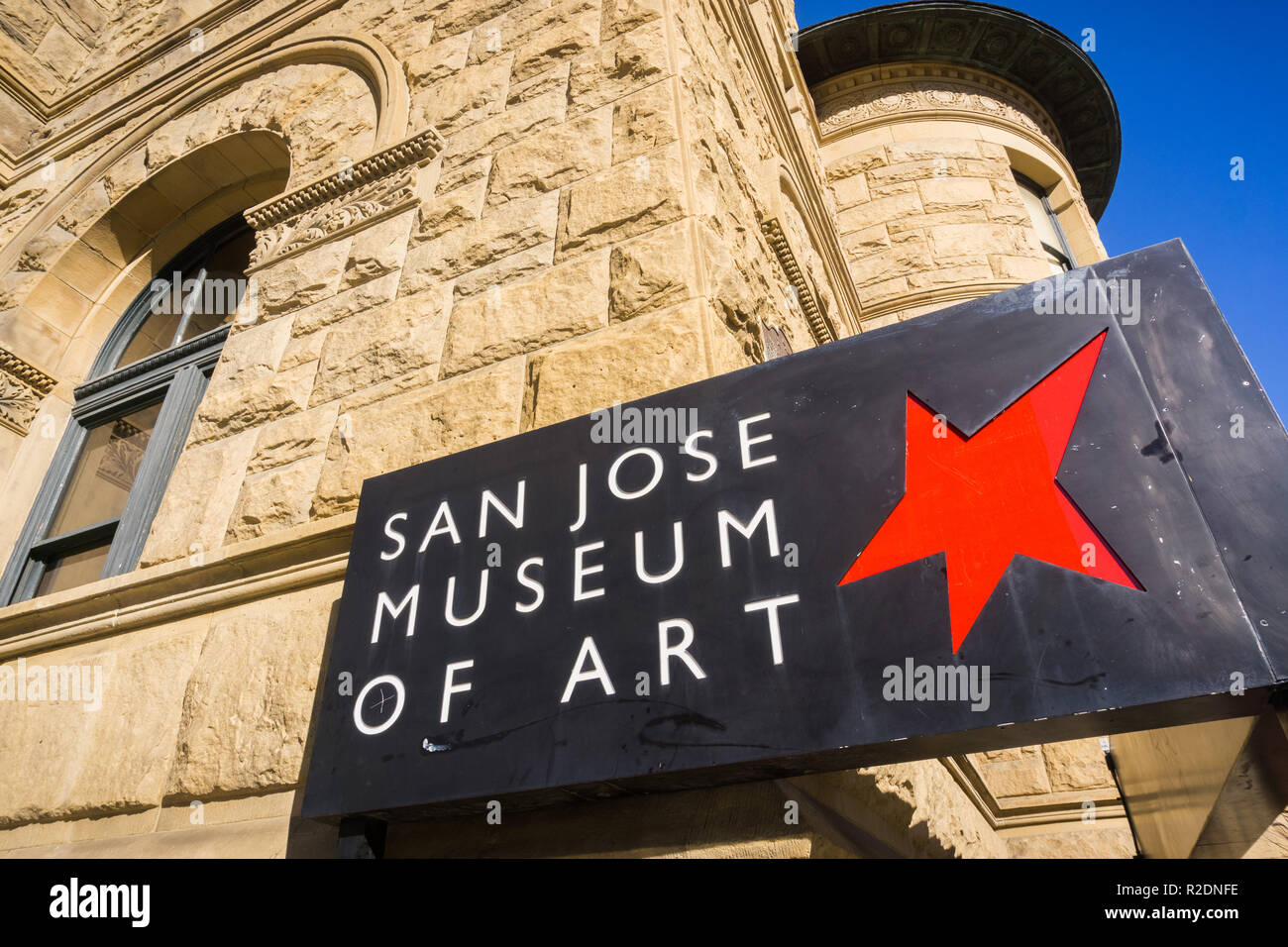 San Jose, Californie / USA - 6 décembre 2017 - San Jose Museum of Art logo dans le centre-ville de San Jose, San Francisco, Californie Banque D'Images