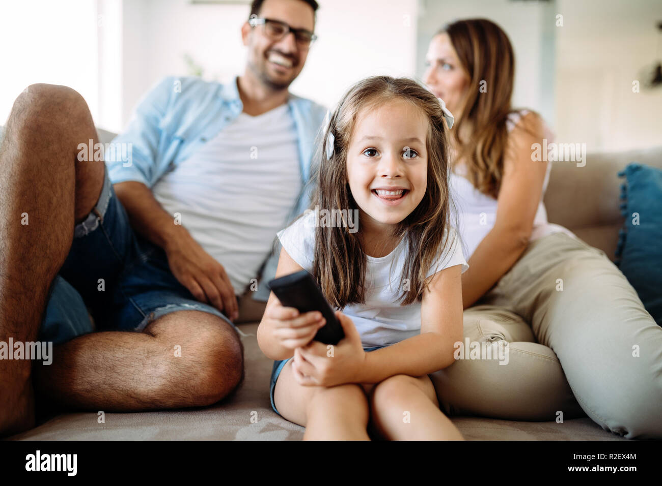 Happy Family having fun de temps à la maison Banque D'Images