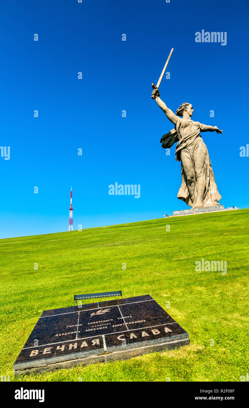La patrie des appels, une statue colossale sur Mamaïev Kurgan à Volgograd, Russie Banque D'Images La patrie des appels, une statue colossale sur Mamaïev Kurgan à Volgograd, Russie Banque D'Images