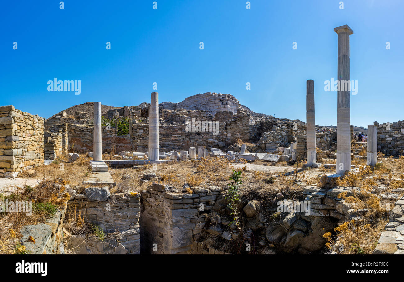 Ruines antiques à l'île grecque de Délos. Le lieu de naissance de dieu Apollo. Banque D'Images