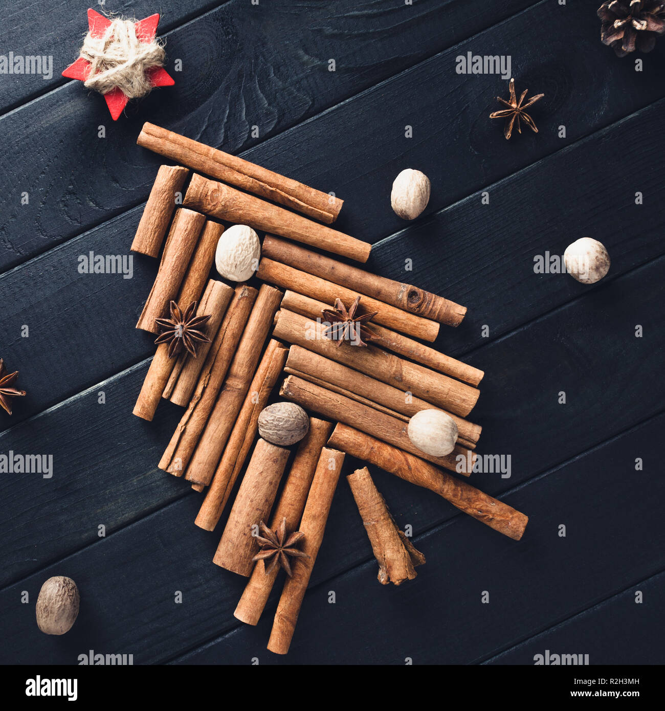 Arbre de Noël de cannelle et anis Banque D'Images