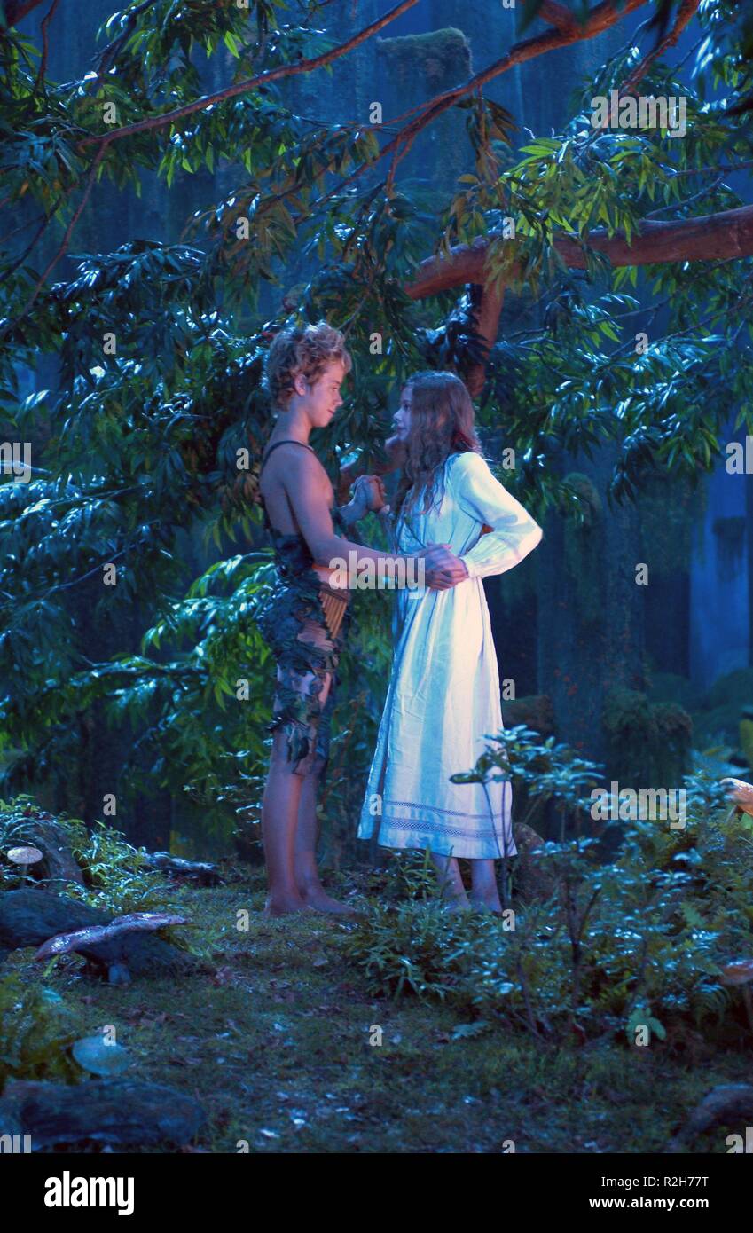 Jeremy Sumpter And Rachel Hurd Wood Peter Pan Année : 2003 USA Réalisation : P.J. Hogan, Jeremy Sumpter, Rachel  Hurd-Wood Photo Stock - Alamy