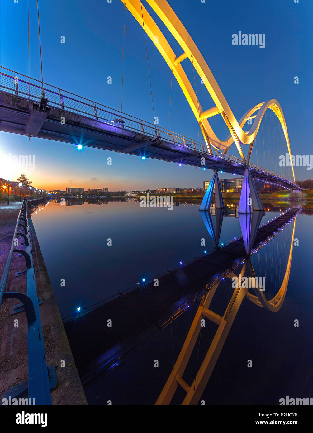 L'Infini bridge at Dusk, Stockton-on-Tees, Tees Valley, UK Banque D'Images