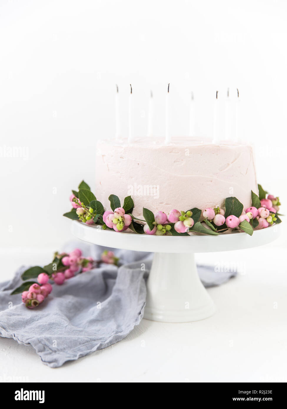 Gâteau au chocolat avec de l'eau de rose givré Banque D'Images