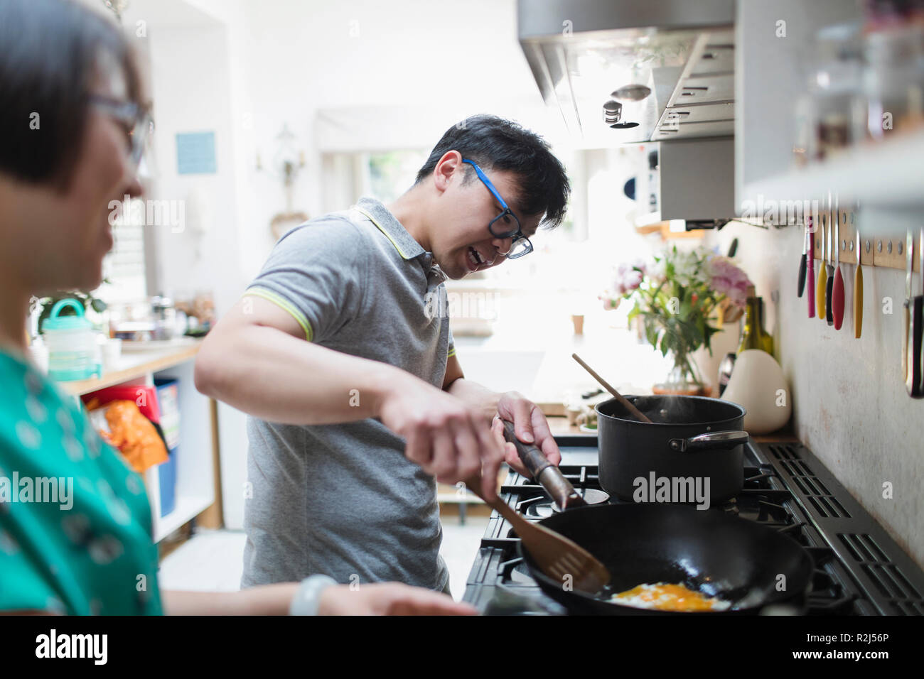 Cuisine Cuisine cuisinière à deux Banque D'Images