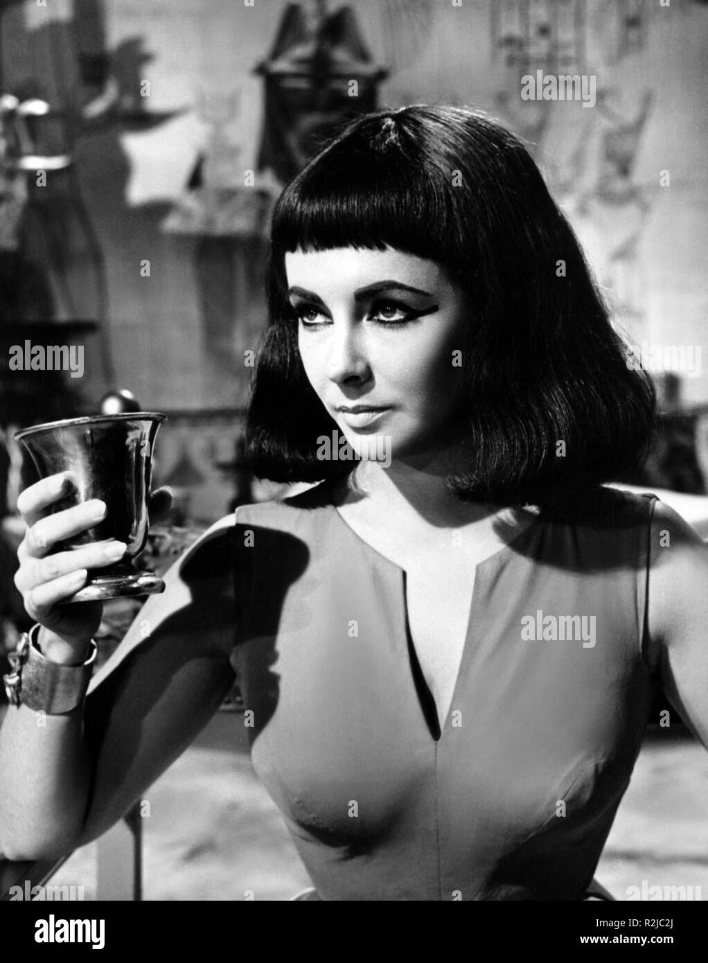 Film Original Titre : Cléopâtre. Titre en anglais : Cléopâtre. Année : 1963. Directeur : JOSEPH L. MANKIEWICZ. Stars : ELIZABETH TAYLOR. Crédit : 20TH CENTURY FOX / Album Banque D'Images