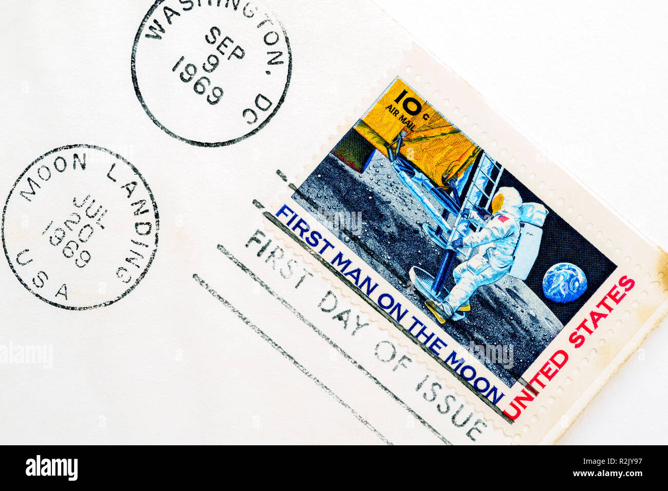 1969 premier alunissage timbre commémoratif à premier jour de l'enveloppe de tissu Banque D'Images