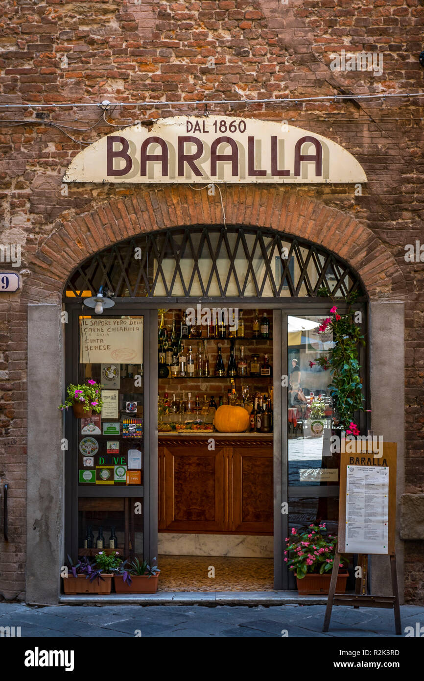 Restaurant Baralla, vieille ville de Lucca, Italie Banque D'Images