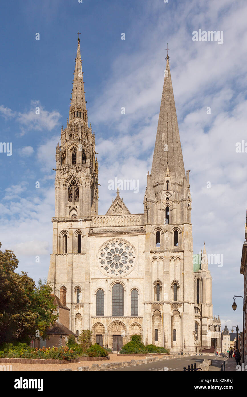 La cathédrale de Chartres ou la cathédrale de Notre-Dame de Chartres ...