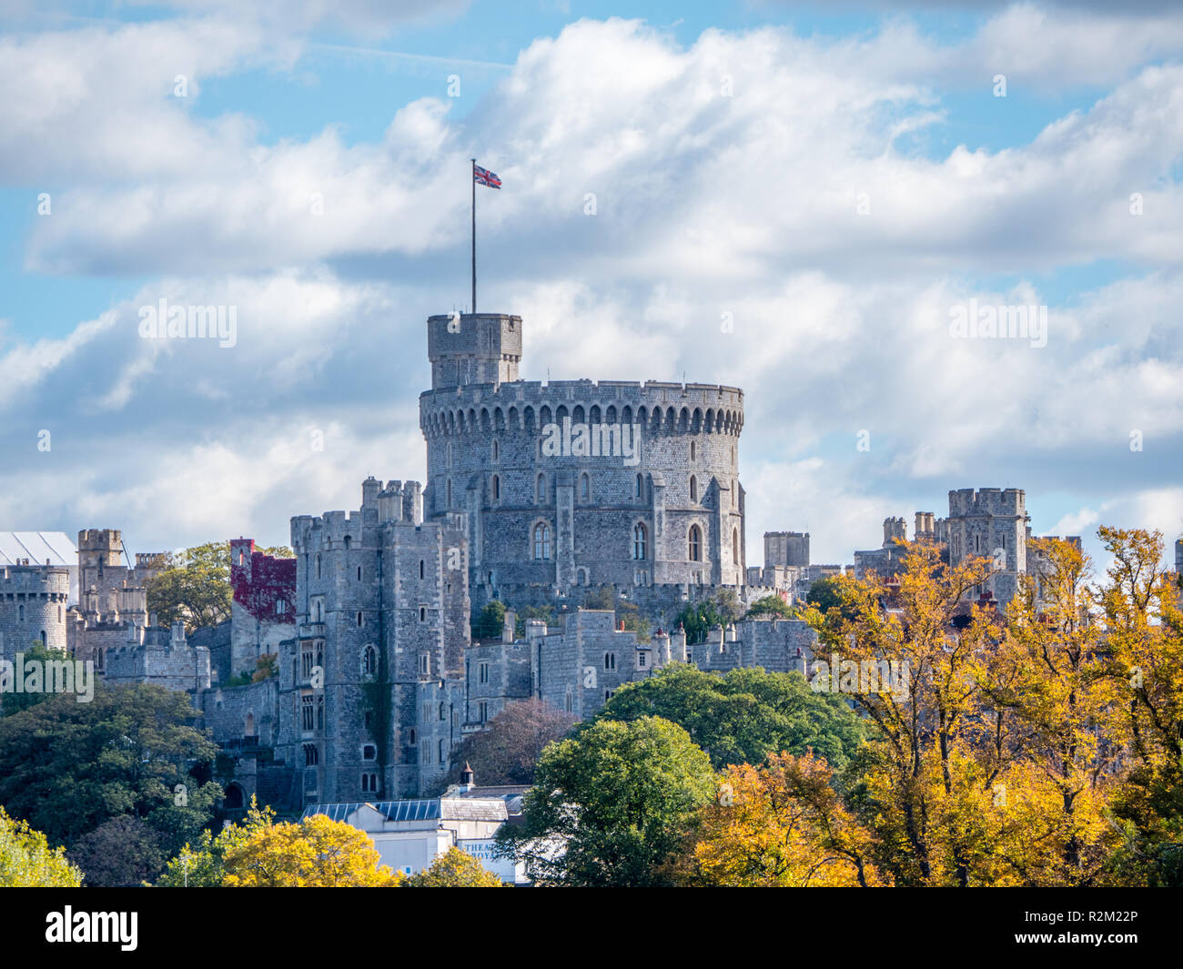 Vue sur le château de Windsor, la lumière d'automne, Windsor, Berkshire, Angleterre, RU, FR. Banque D'Images
