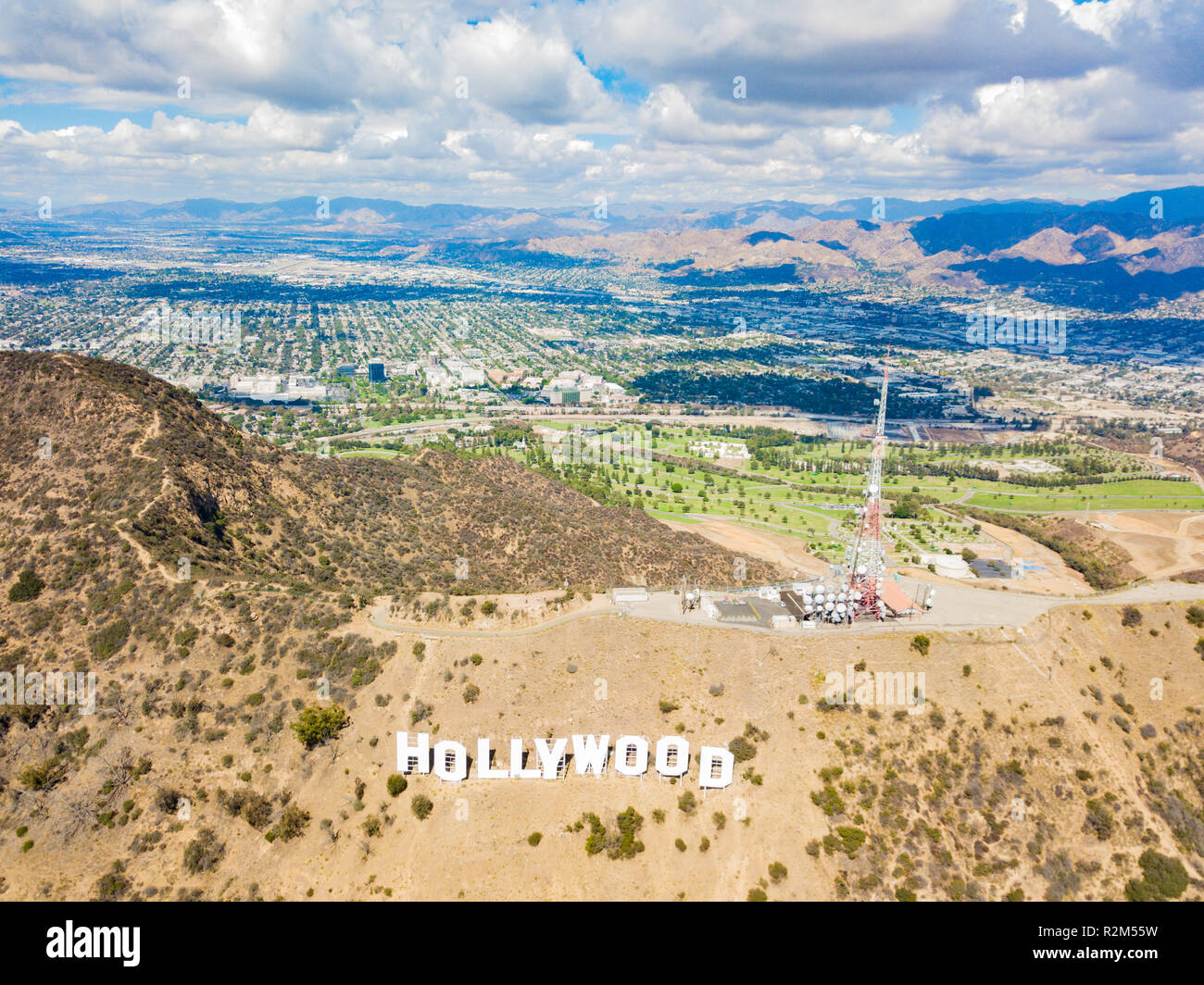 Le panneau Hollywood avec le San Fernando valley derrière elle situé en Californie, USA Banque D'Images