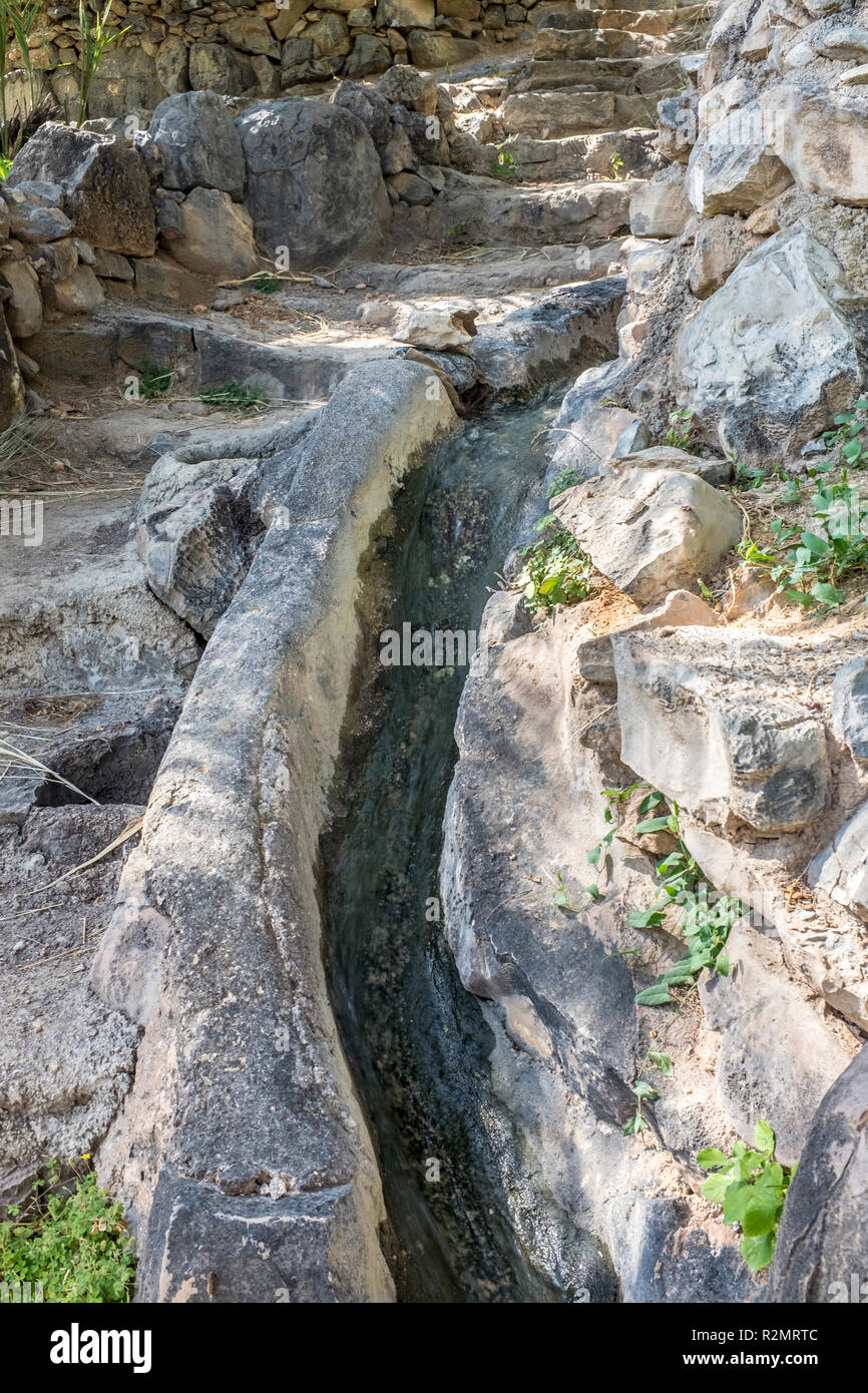 Système d'irrigation traditionnel falaj in Misfat en Oman Banque D'Images