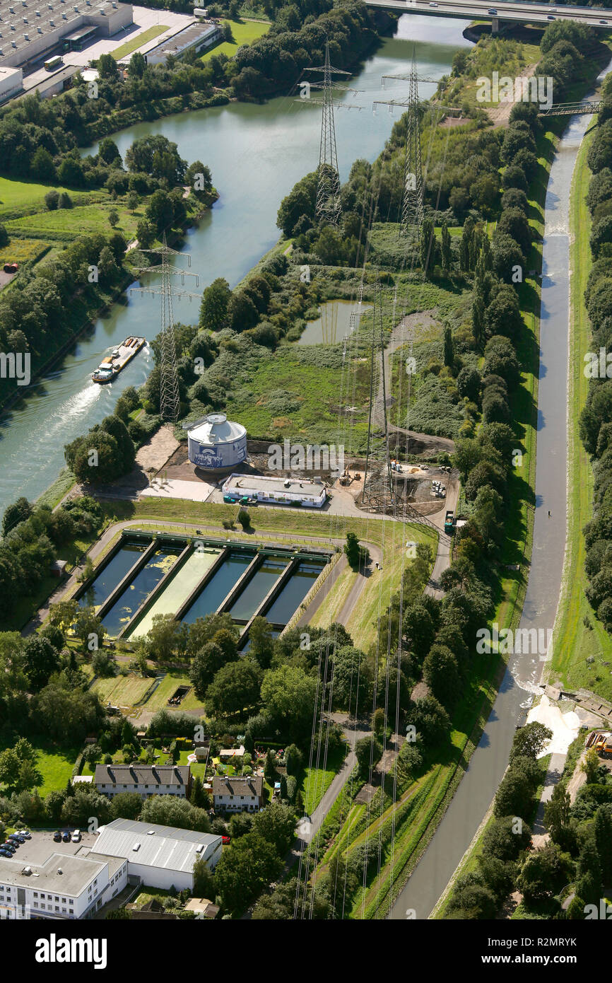 Vue aérienne, l'Emscher, Art, Silke Wagner Saalbach i protestations des mineurs dans la région de la Ruhr digesteur, Recklinghausen, Emscherkunst.2010, d'œuvres d'art à l'Emscher, Ruhr, Rhénanie du Nord-Westphalie, Allemagne, Europe, Banque D'Images