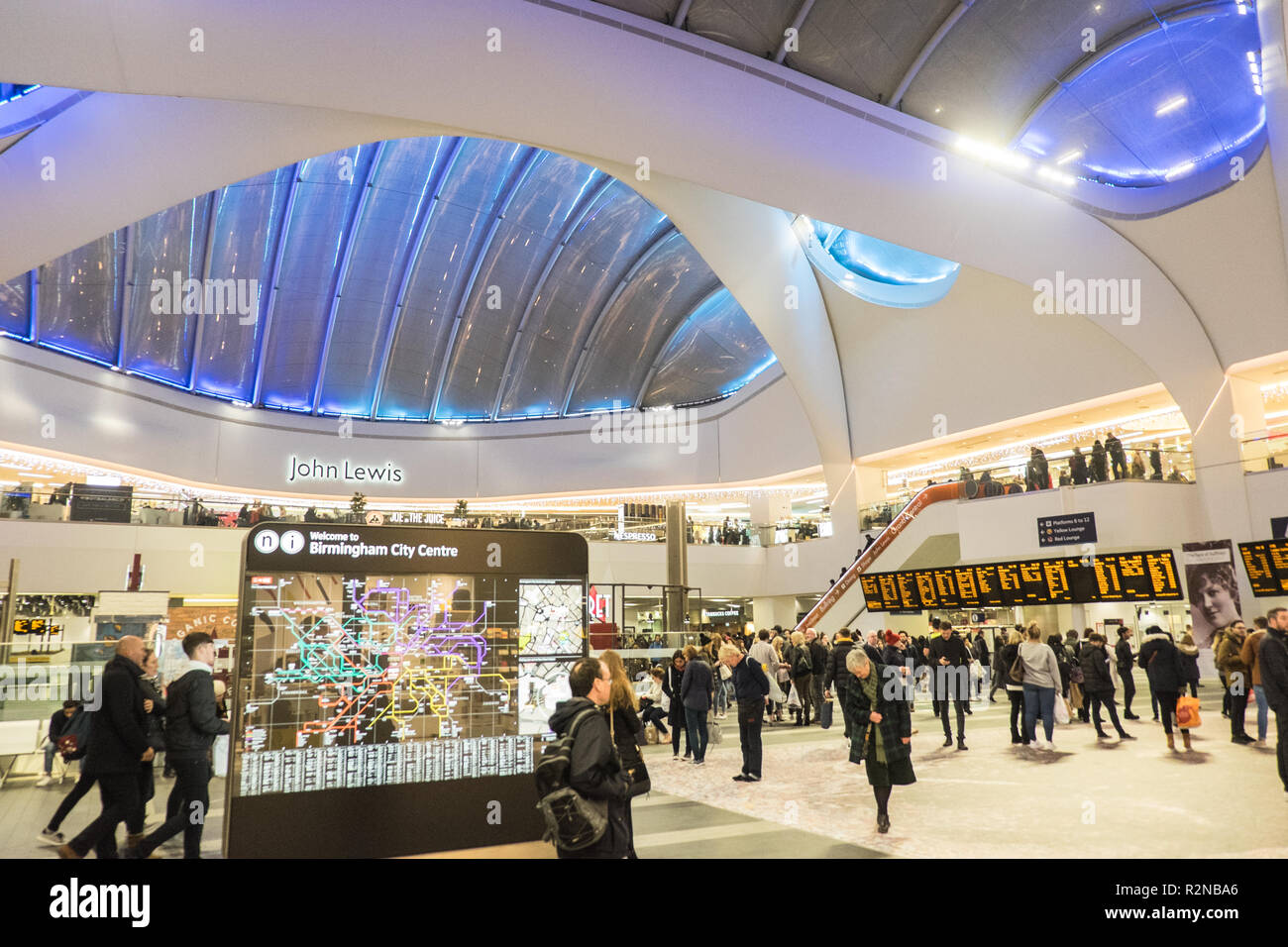 Grand Central,shopping,animation,restauration,mall, ancrée,PAR,John Lewis,store,et,de,Hall,New Street Station,train,Birmingham, Angleterre, Banque D'Images