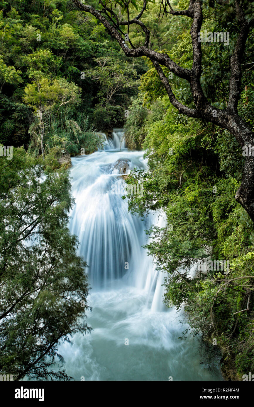 Bridal Veil Falls près d'El Chiflon au Chiapas, Mexique. Banque D'Images