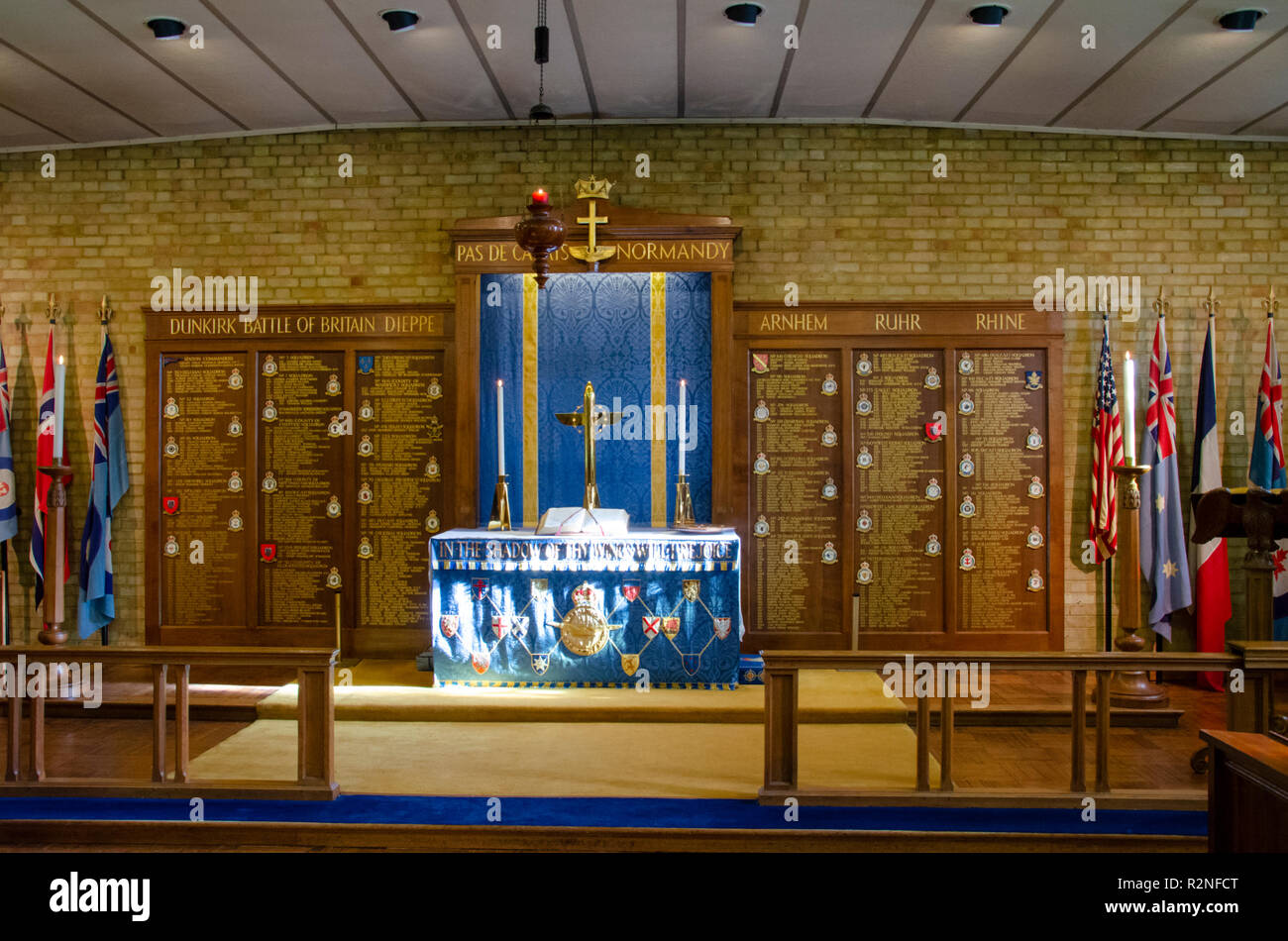 Intérieur de la Chapelle du Souvenir à Biggin Hill commémorant l'avion personnel d'entretien. La Chapelle St George du souvenir. Autel Banque D'Images