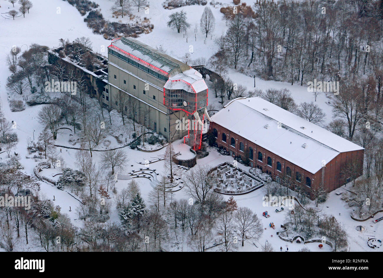 Vue aérienne, Maximilianpark, éléphant avec éclairage au néon, symbole de Hamm, Ostwennemar, Hamm, Ruhr, neige, Rhénanie du Nord-Westphalie, Allemagne, Europe, Banque D'Images