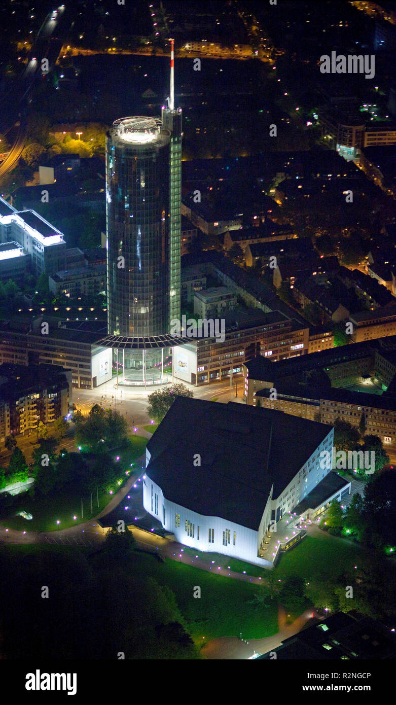 Vue aérienne, photo de nuit, Philharmonic Hall, le théâtre Aalto et gratte-ciel de nuit, RWE Essen, Ruhr, Rhénanie du Nord-Westphalie, Allemagne, Europe, Banque D'Images