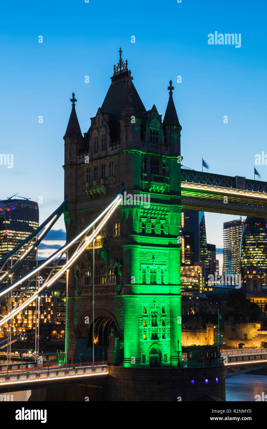 L'Angleterre, Londres, Tower Bridge Banque D'Images