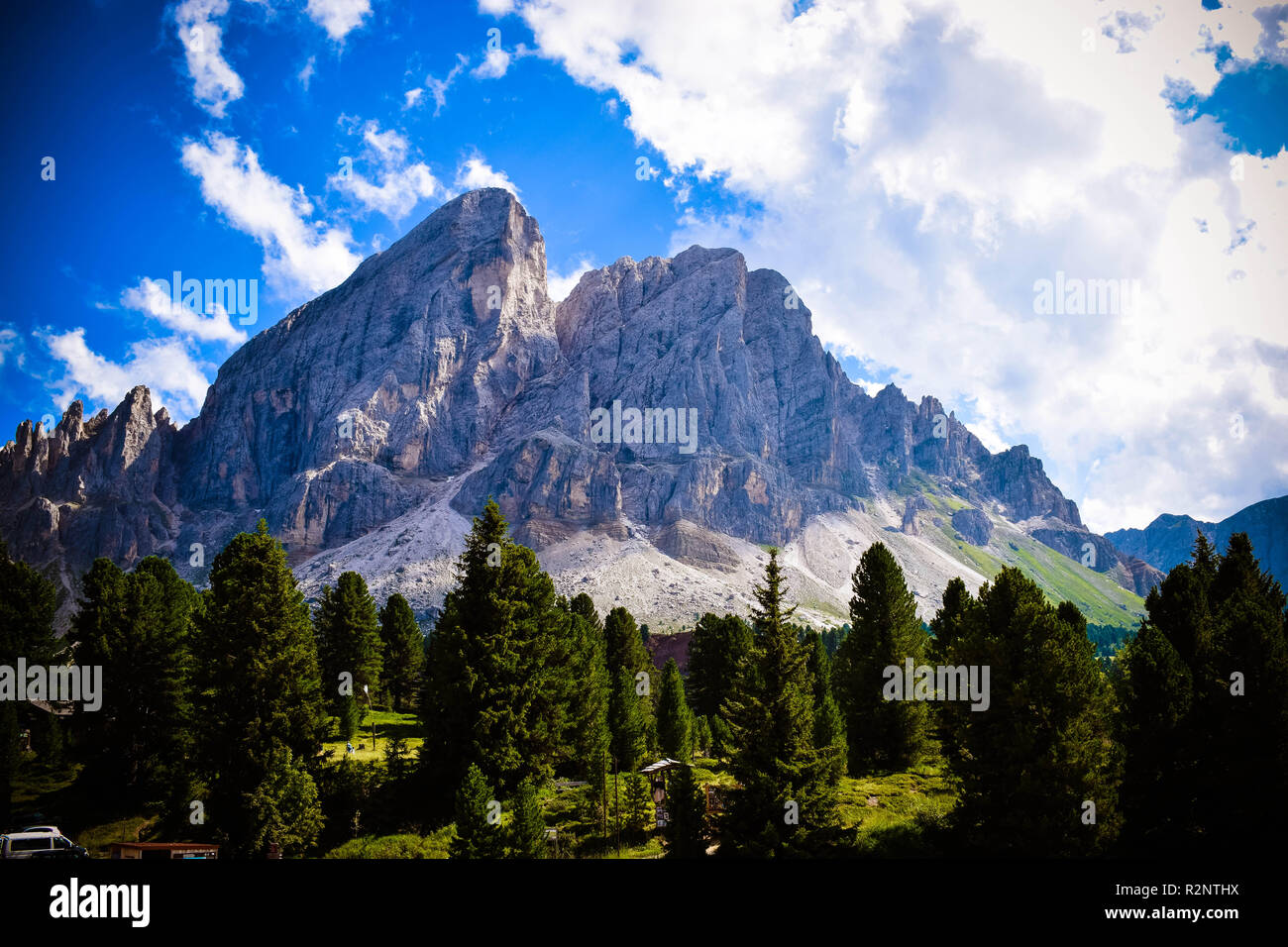 Alpes de l'italien au milieu de la journée Banque D'Images