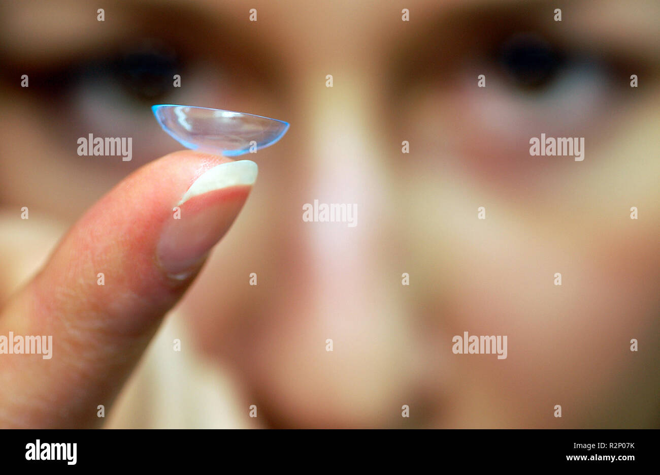 Fabricants de lentilles de contact Banque D'Images