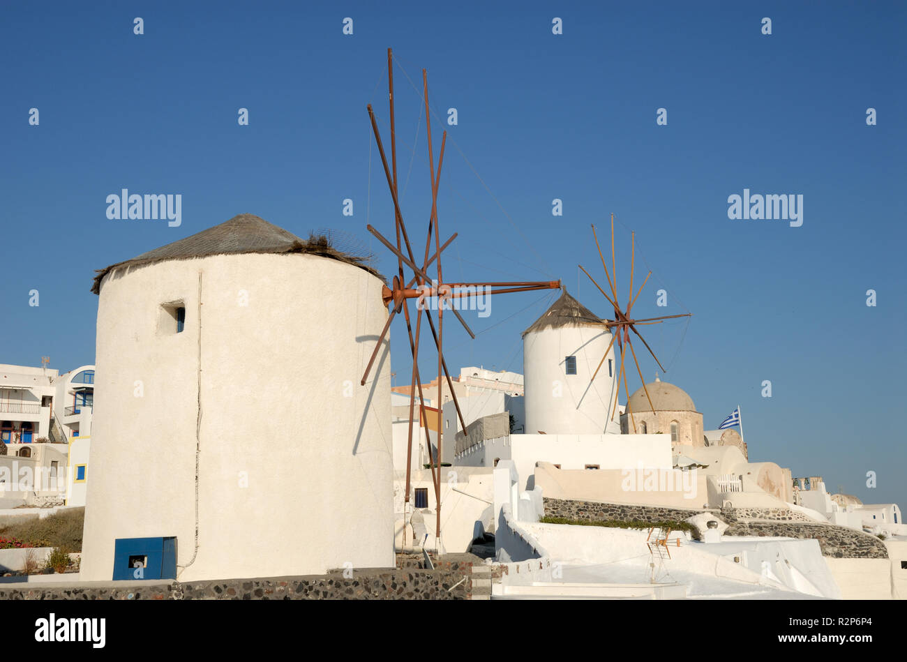 Les moulins à vent à Oia, santorini Grèce Banque D'Images