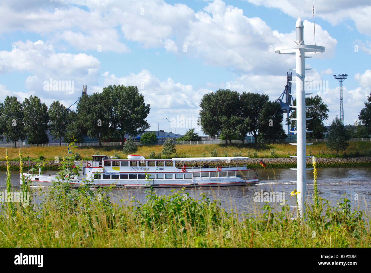 Gräfin Emma' bateau d'excursion sur la rivière Weser, Bremen, Germany, Europe Banque D'Images