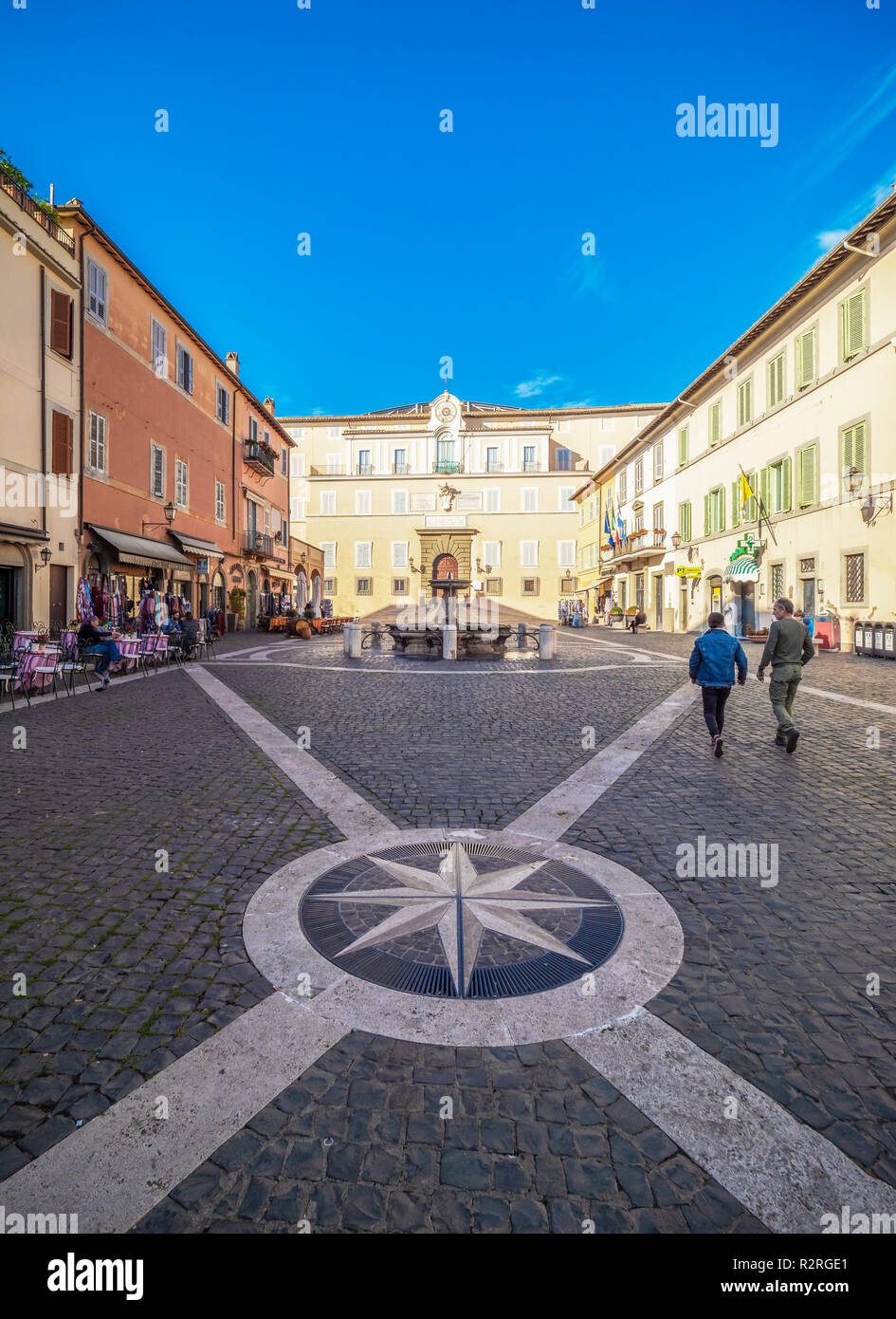 Castel Gandolfo (Italie) - une petite ville de l'agglomération de la ville de Rome, sur le lac d'Albano, célèbre pour être la résidence d'été du Pape. Banque D'Images