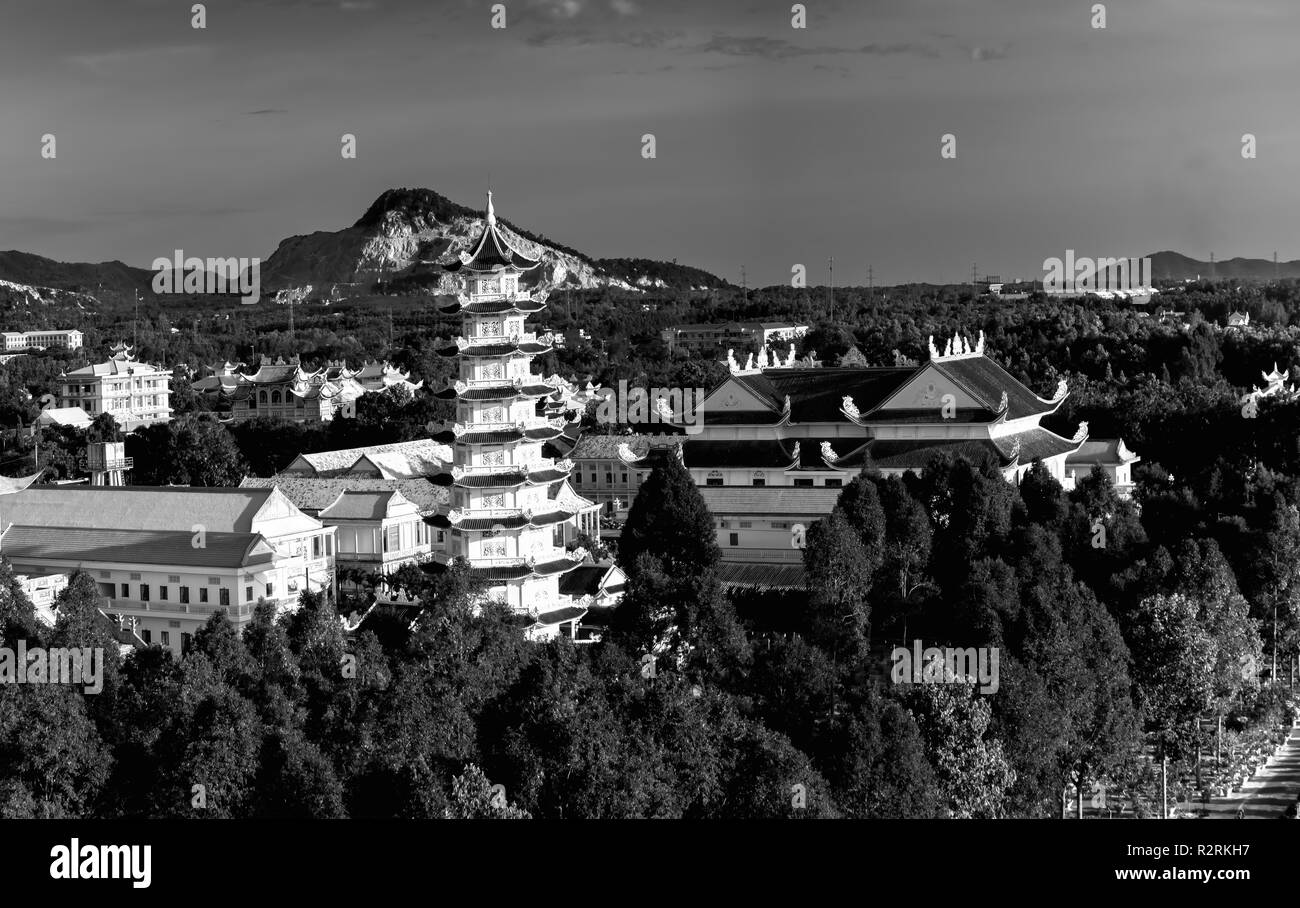 Le jardin de la fleur en papier dans la pagode vue d'en haut magnifique. Ils ont des fleurs rouges et préfèrent les climats chauds Banque D'Images